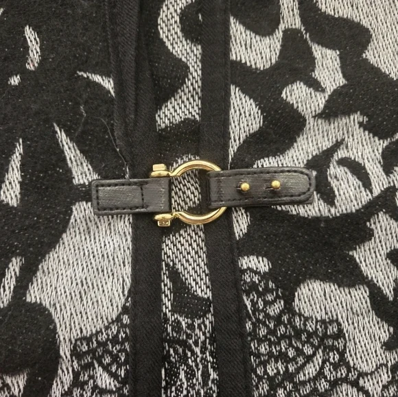 Marc New York Andrew Marc Black Gray Floral Knit Poncho Cape Wrap One Size - Picture 4 of 9